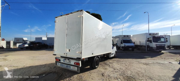 Camion fourgon Nissan
