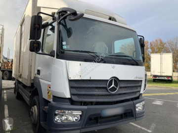 Camion fourgon Mercedes