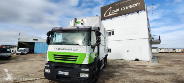 Camion benne à ordures ménagères Iveco