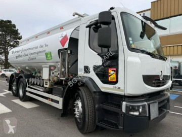 Camion citerne hydrocarbures Renault