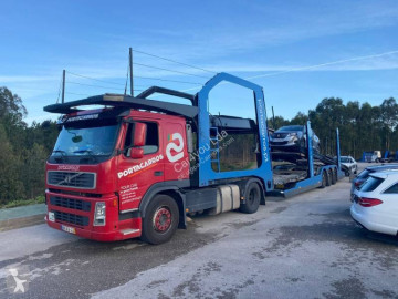 Camion porte voitures Volvo