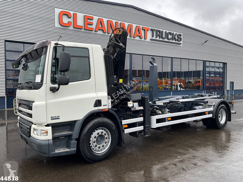 Camión DAF CF 250 MKG 14 Tonmeter laadkraan