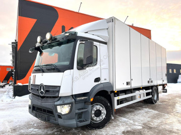 Camion fourgon Mercedes