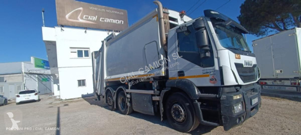 Camion benne à ordures ménagères Iveco