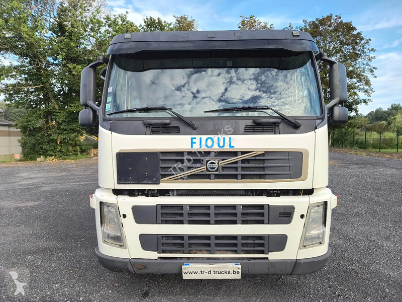 Camion Volvo 440 13000L FUEL / CARBURANT - 4 COMP