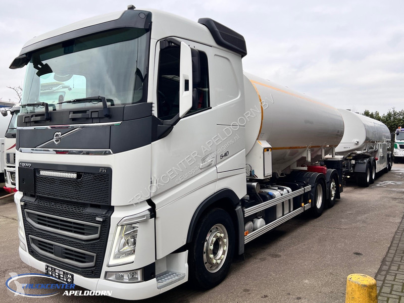 Kamion Volvo 61200 Liter ADR!