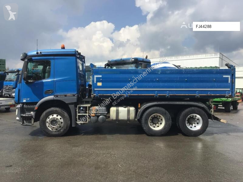 Vrachtwagen Mercedes 2643