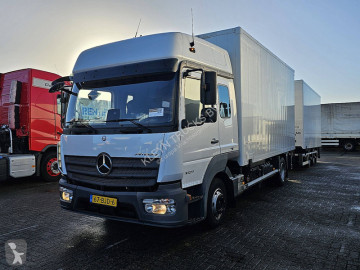Camion fourgon Mercedes