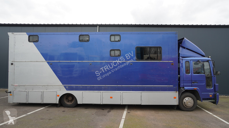 Camion Volvo FL 6-9 HORSE TRANSPORT 341.000KM...