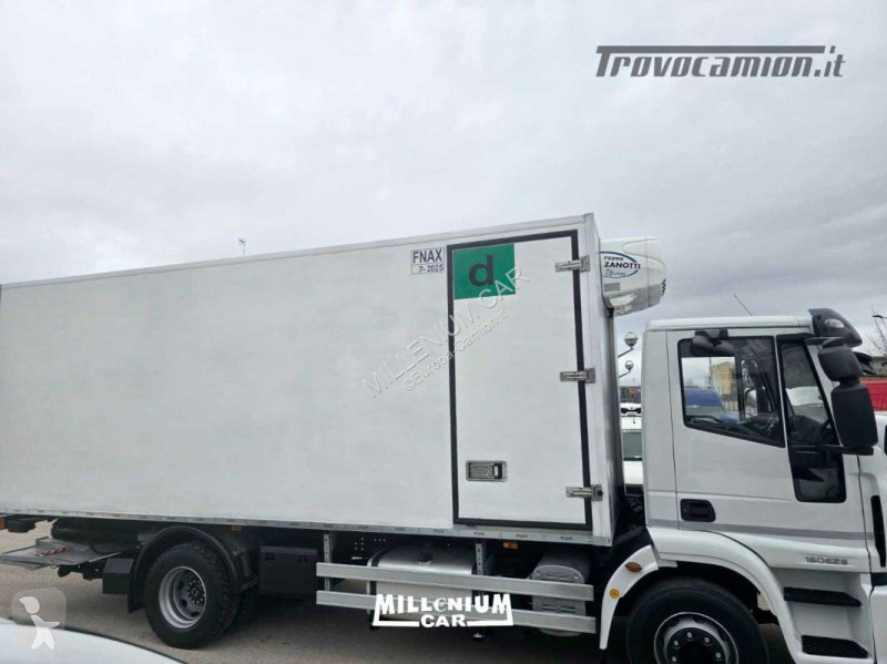 Kamion Iveco 150E25 CELLA 6,30 GRUPPO PEDANA KM...