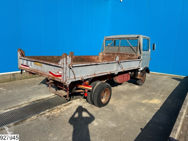 Kamion Mercedes D Manual, Steel suspension,...