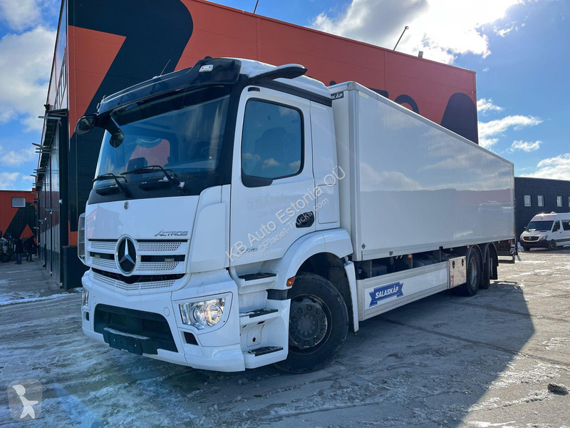 Kamion Mercedes 2735 6x2*4 BOX L=8476 mm