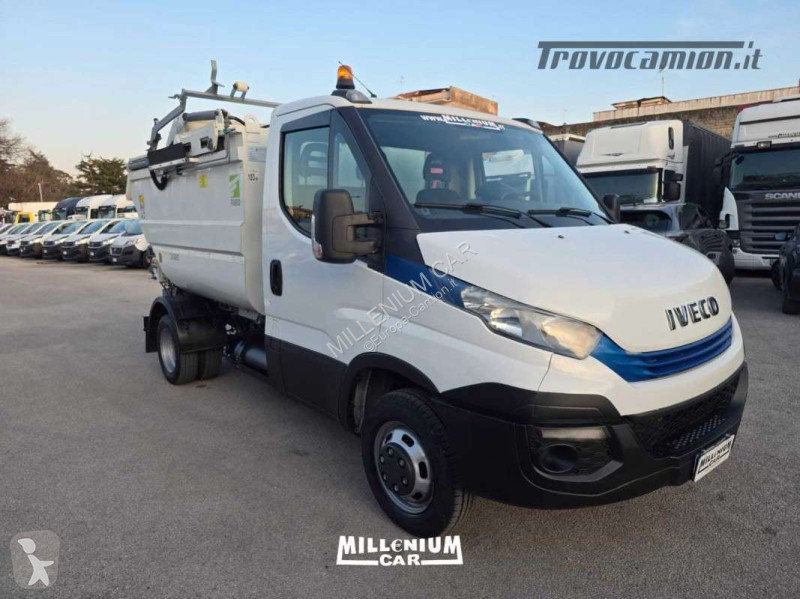 Utilaje pentru drumuri Iveco COMPATTATORE FARID...