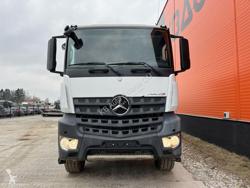Kamion Mercedes Arocs 4151 8x4 BORDMATIC / FULL...