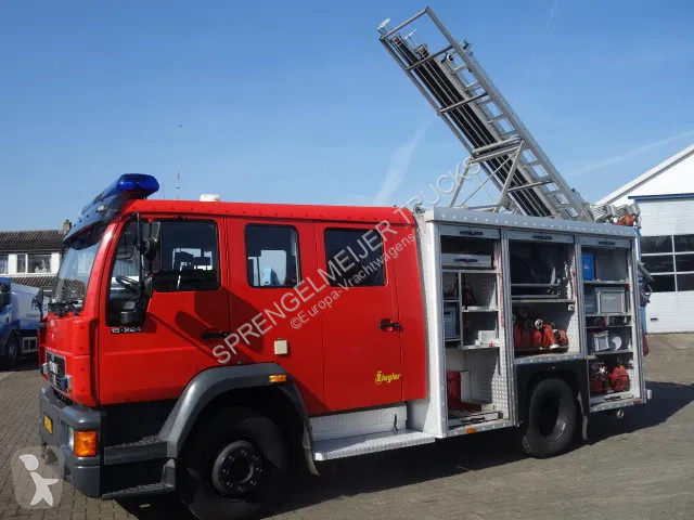 Camión MAN 224-with winch 2500liter tank manual...