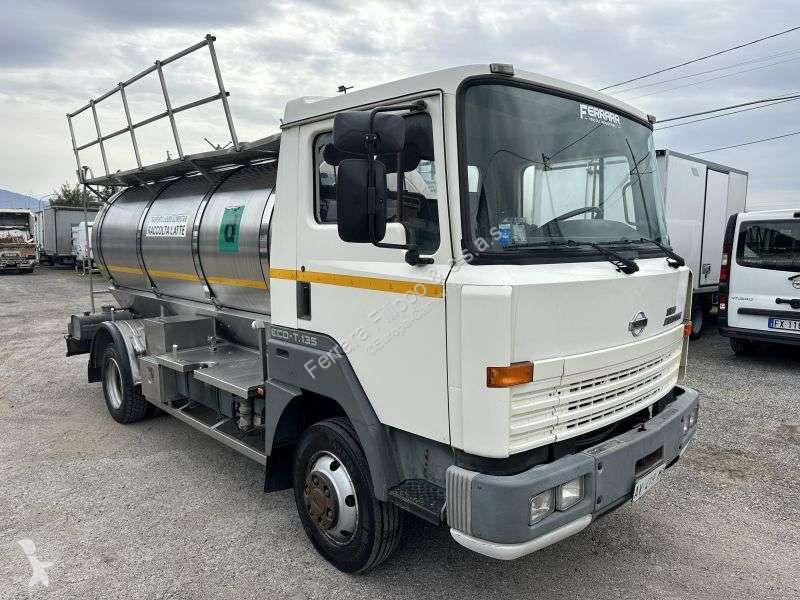 شاحنة Nissan T135