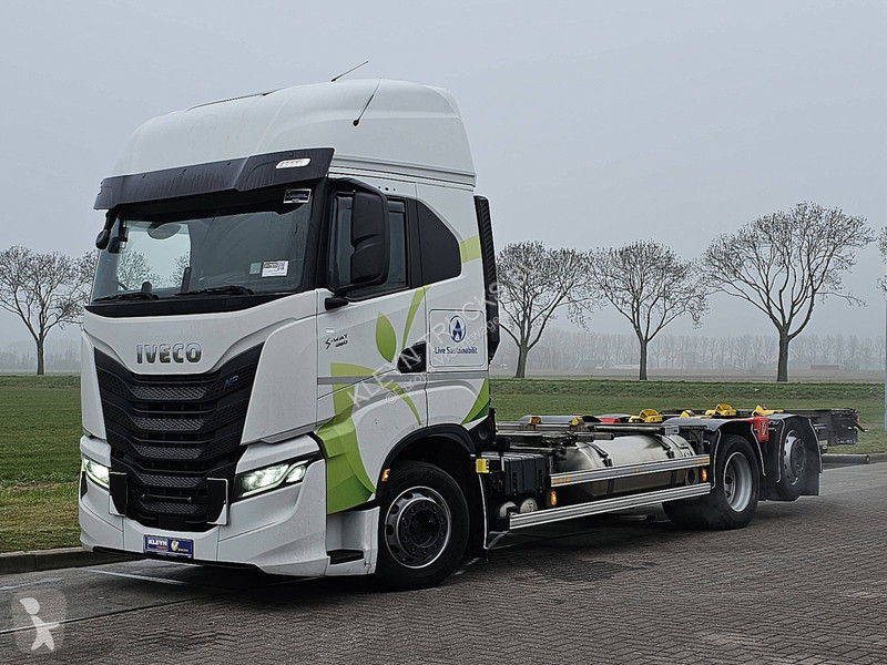 Camion Iveco AS260S46 LNG INT. STEERAXLE