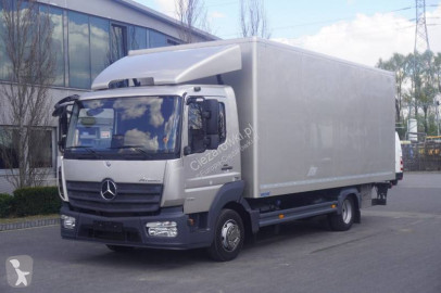 Camion fourgon Mercedes