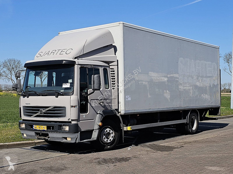 Camion Volvo 614.180 NL-TRUCK TAILLIFT