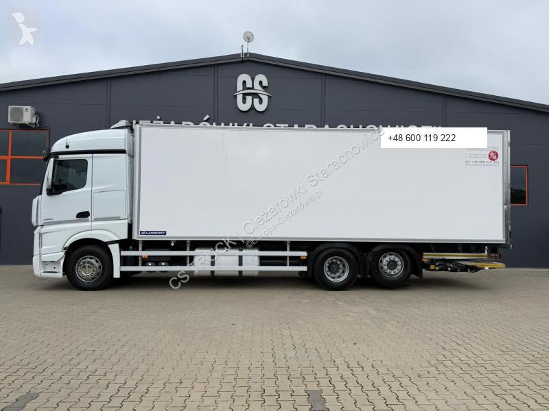شاحنة Mercedes 2545