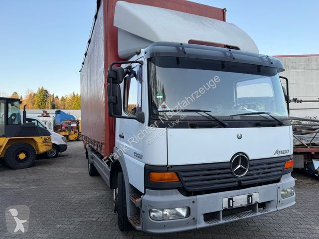 Kamion Mercedes...