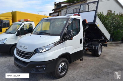 Con volquete Iveco nueva
