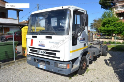 Camión chasis Iveco