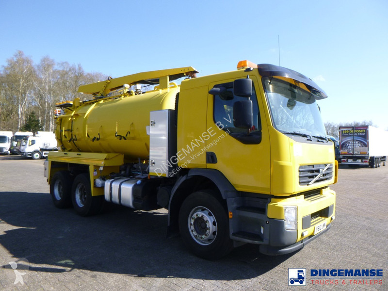 Camion Volvo 300 6X4 Whale vacuum tank 10.2 m3
