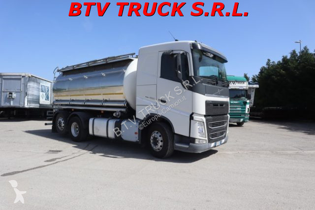 Kamion Volvo 460