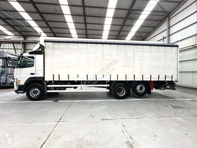 Kamion Volvo 330 / Essieu relevable et...