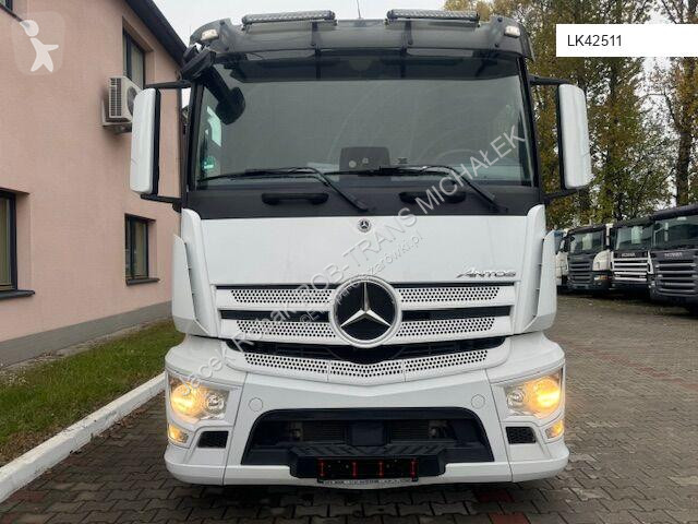 Kamion Mercedes 18-46