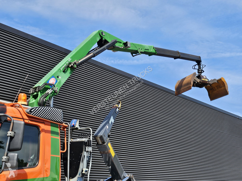 Kamion Volvo 460 / 8x4-4 / HMF CRANE + HOOKLIFT...