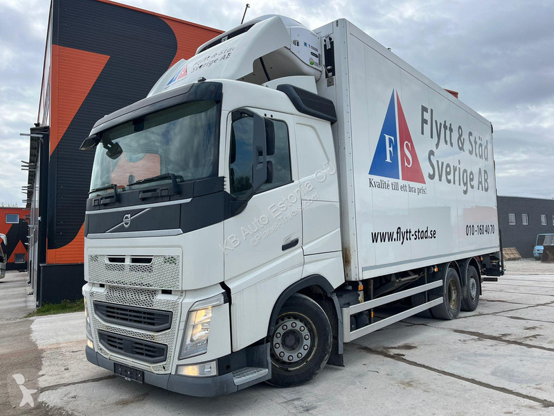 Kamion Volvo FH  6x2*4 T-1000R / Box L=7437 mm