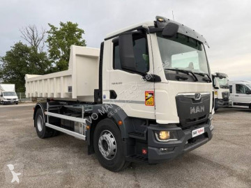 Camion polybenne MAN