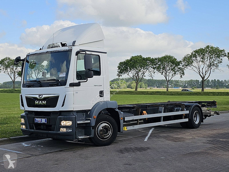 Camion MAN 12.250  LL AIRCO TAILLIFT