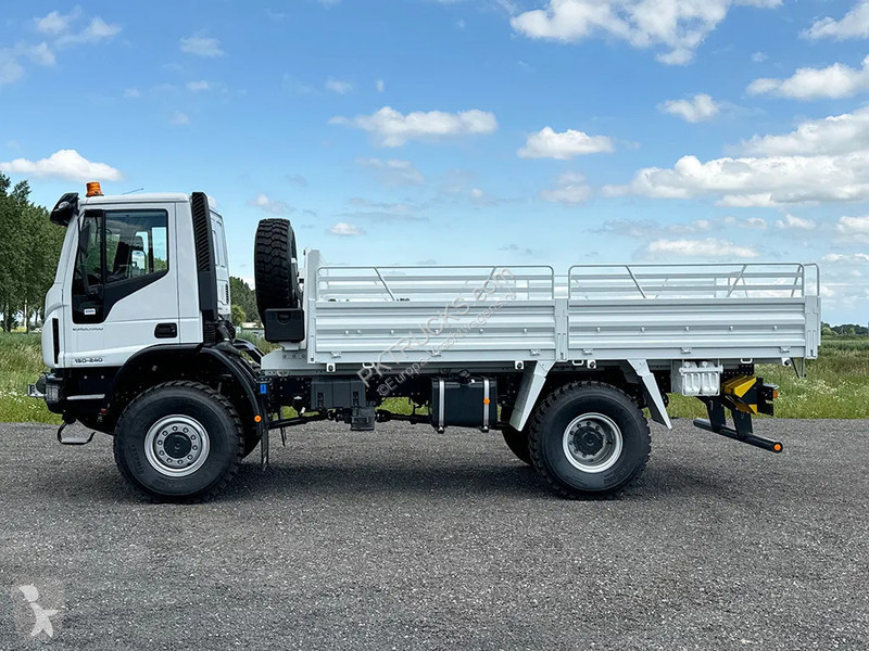 شاحنة Iveco EuroCargo 150 Flatbed with Sides