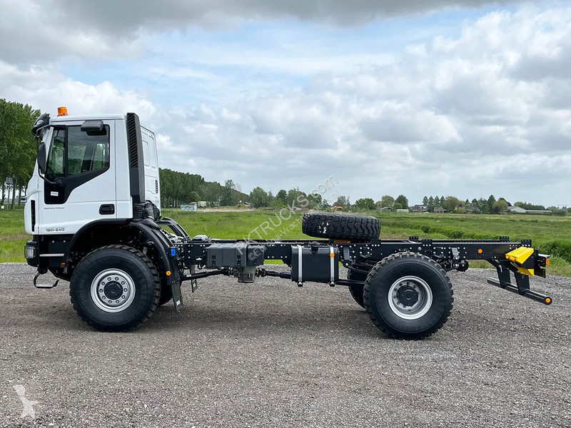 Camion Iveco EuroCargo 150 Chassis Cabin RHD
