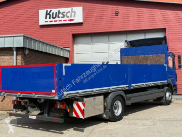 Camion plateau ridelles Mercedes