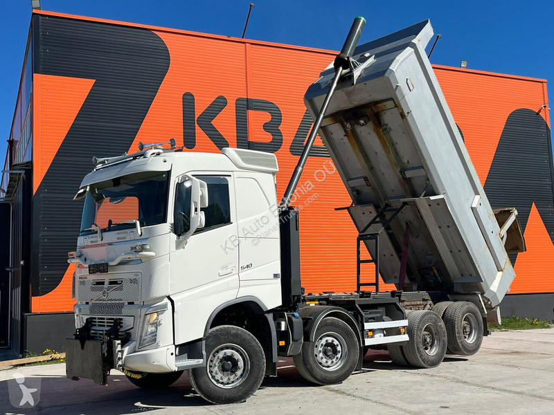 Kamion Volvo 8x4 RETARDER / TANDEM AXLE LIFT /...
