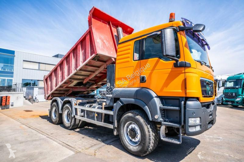 Vrachtwagen MAN 33.440 BB TIPPER / TRACTOR