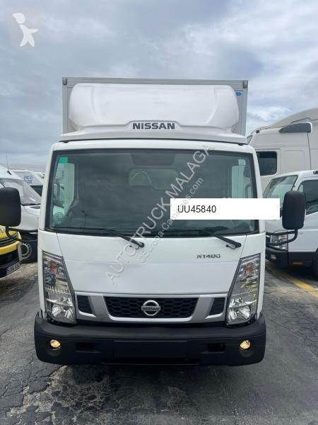 Camión Nissan CABSTAR ISOTERMO TRAMPILLA