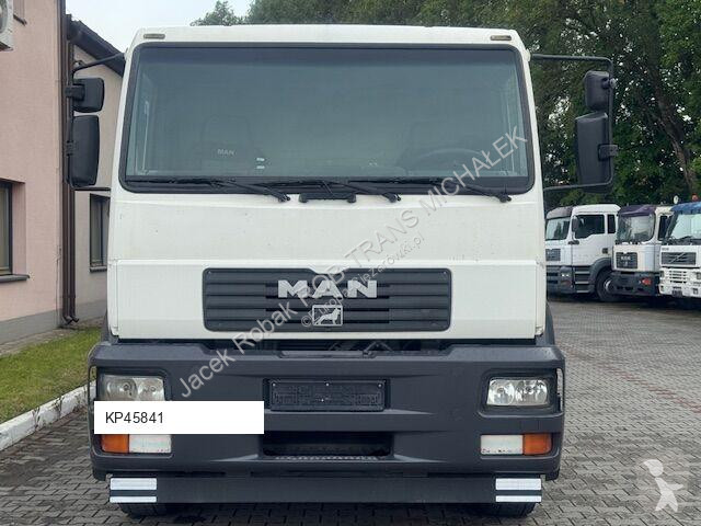 Camião MAN 18-220