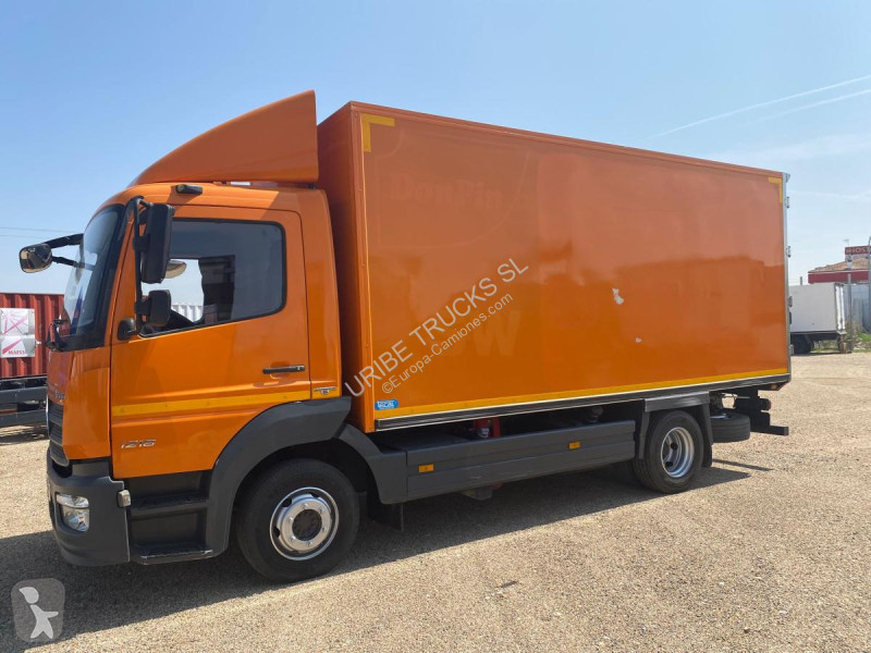 Camión Mercedes 1218