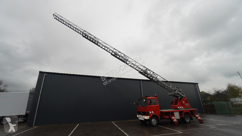 Camion Mercedes FIRE LADDER TRUCK 13.100KM...