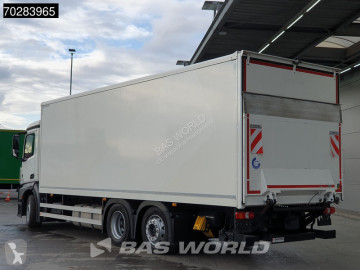 Camion fourgon Mercedes