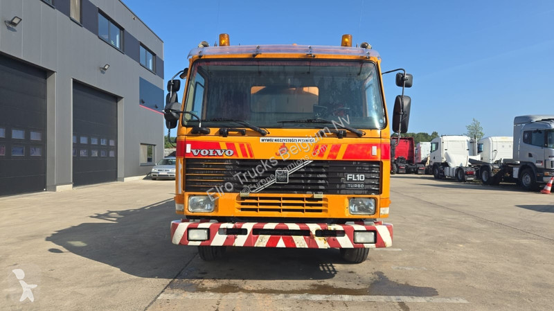 Camion Volvo 10 - 320 (10500L + 1500L / 10...
