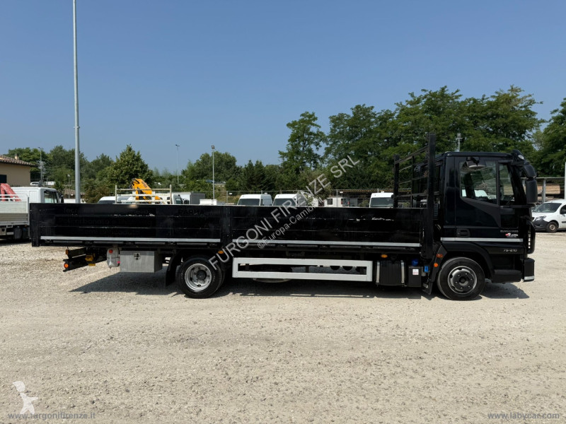 Camion Iveco EUROCARGO ML75 E16 CABINA CORTA...