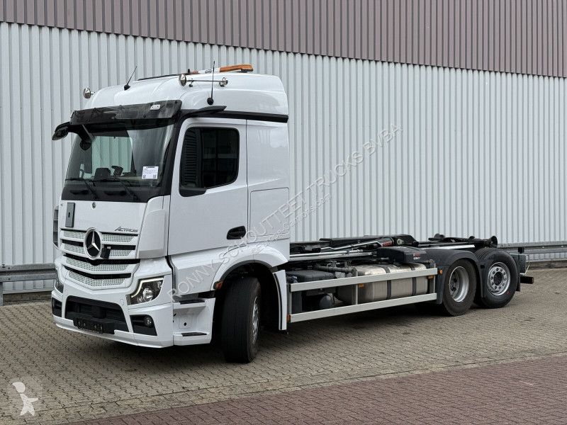 Kamion Mercedes Actros 2545 L 6x2 Actros 2545 L...