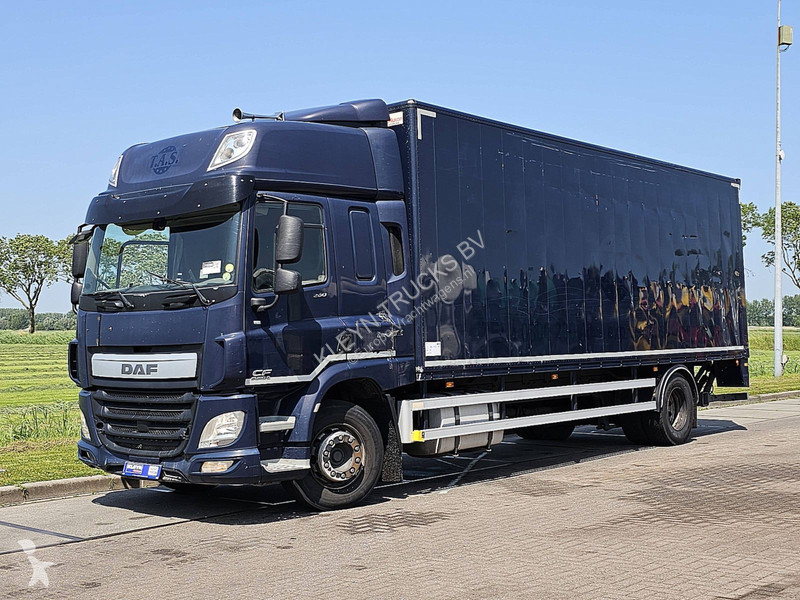 Camion DAF 260 RIGHT SIDE CURTAINS