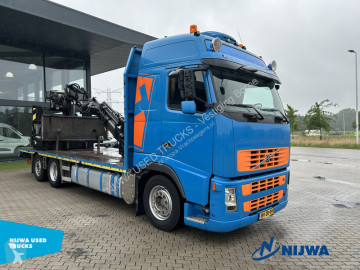 Camion grue Volvo